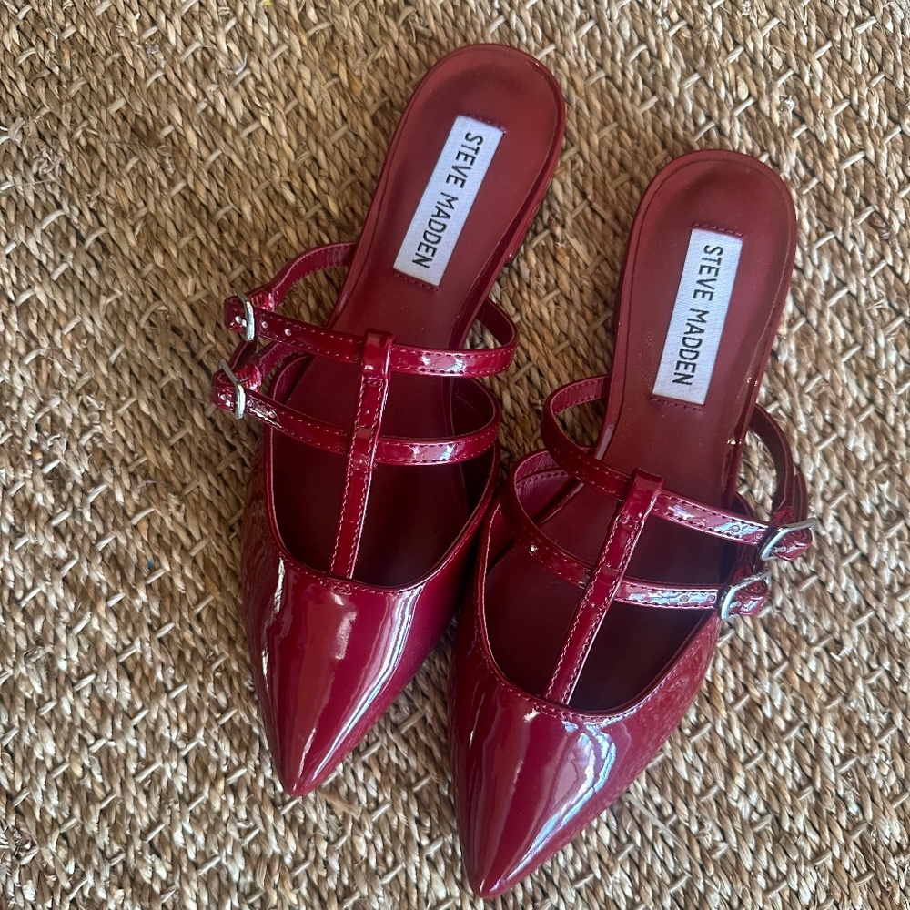 Steve Madden Flat Slippers